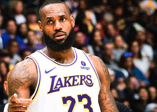 西亚卡姆迎来五赛季出色发挥，德国队观众热烈欢呼！